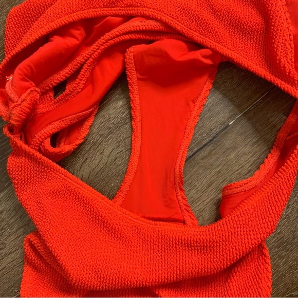Good American womens red textured monokini swimsuit in bright poppy 5/6 - Picture 10 of 11
